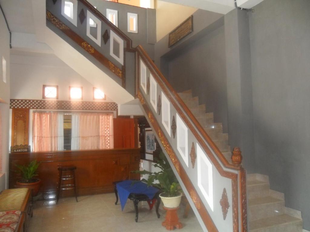 Hotel Sentral Булеленг Экстерьер фото